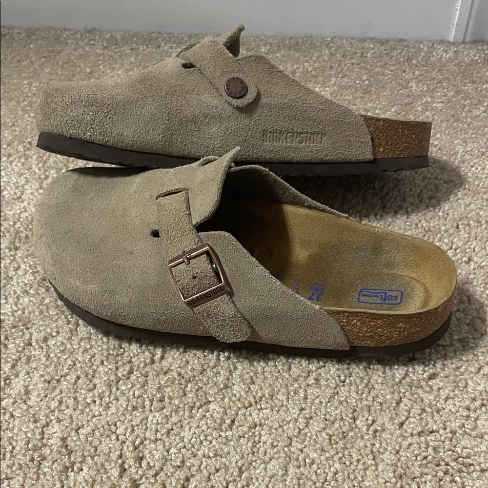 Birkenstock Suede Beige Clogs